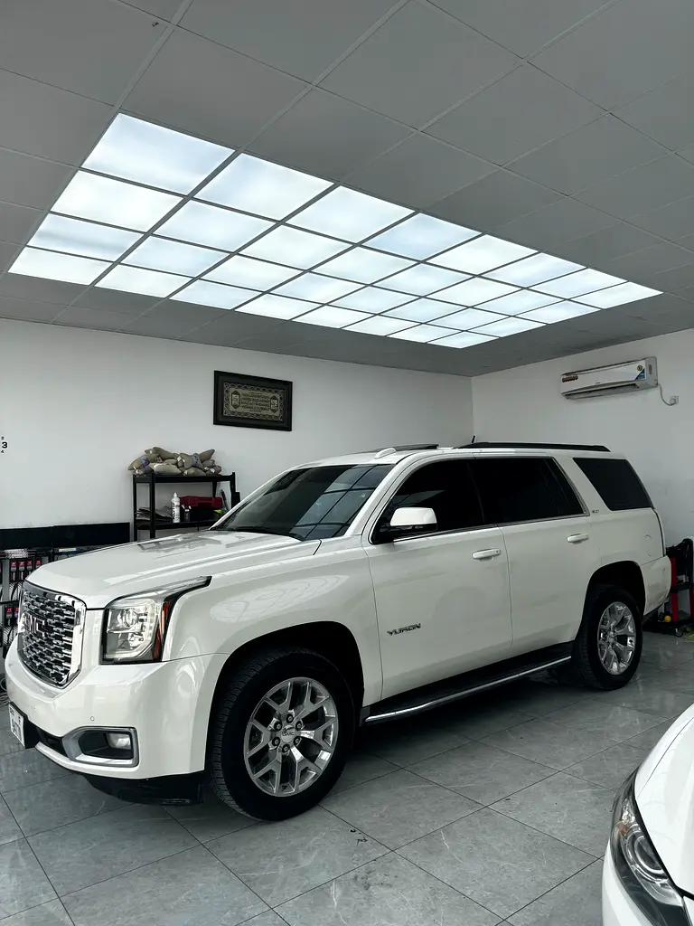 GMC Yukon 2015 — photo 1 of 9
