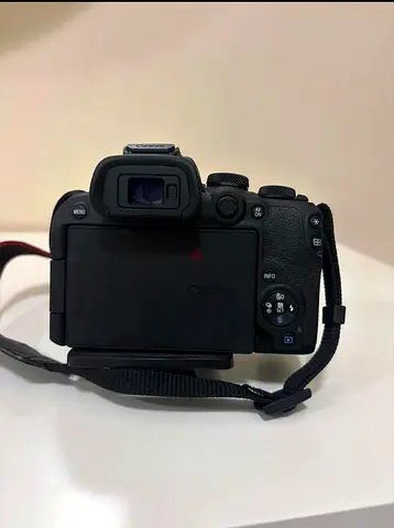 Camera R10