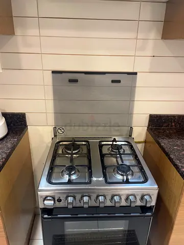 4-Burner Gas Stove with Oven - Stainless Steel