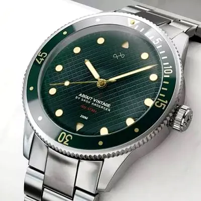 About Vintage (original watch) green dial