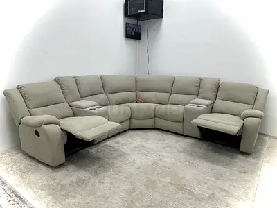 Like new condition pan emirates recliner sofa