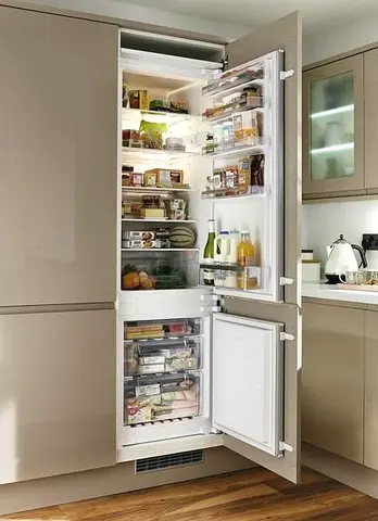 Bosch built in bottom refrigerator neat and clean