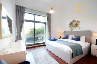 Sophisticated Canal-Side Living at The Links