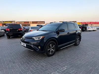 2017 Toyota RAV 4 — фото 2