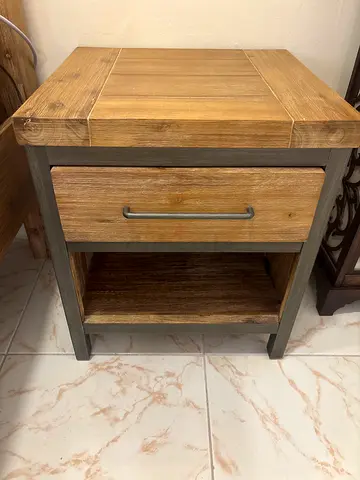 2x wooden bedside tables