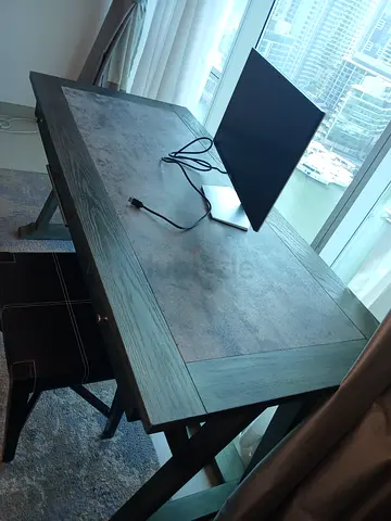 Desk table