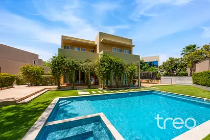 Massive Plot | Quiet Cul De Sac | Pool