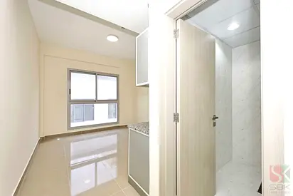 Spacious Studio Flat Available