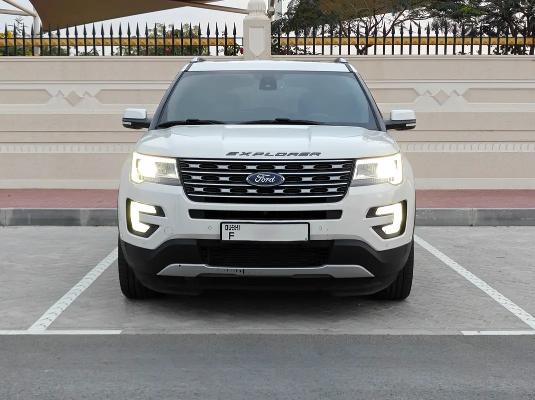 Ford Explorer 2016 — photo 1 of 11