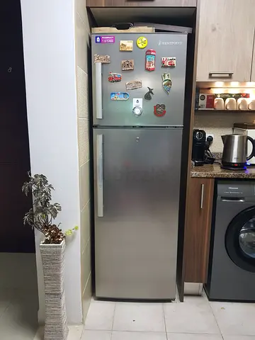 WESTPOINT Silver double-door refrigerator in good working condition