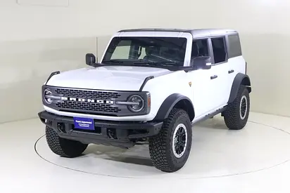 BRONCO 4 DOORS BADLANDS 2.7L V6 ECOBOOST @ ALTAYER MOTORS PRE OWNED SHOWROOM AL QUOZE.