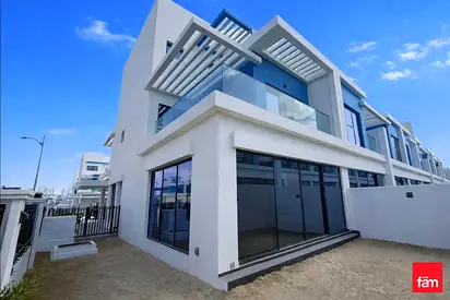 Elegant 5br Villa | Corner Unit | Maid Room