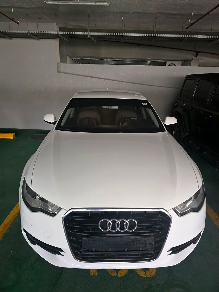 Audi A6 2015 — photo 1 of 11