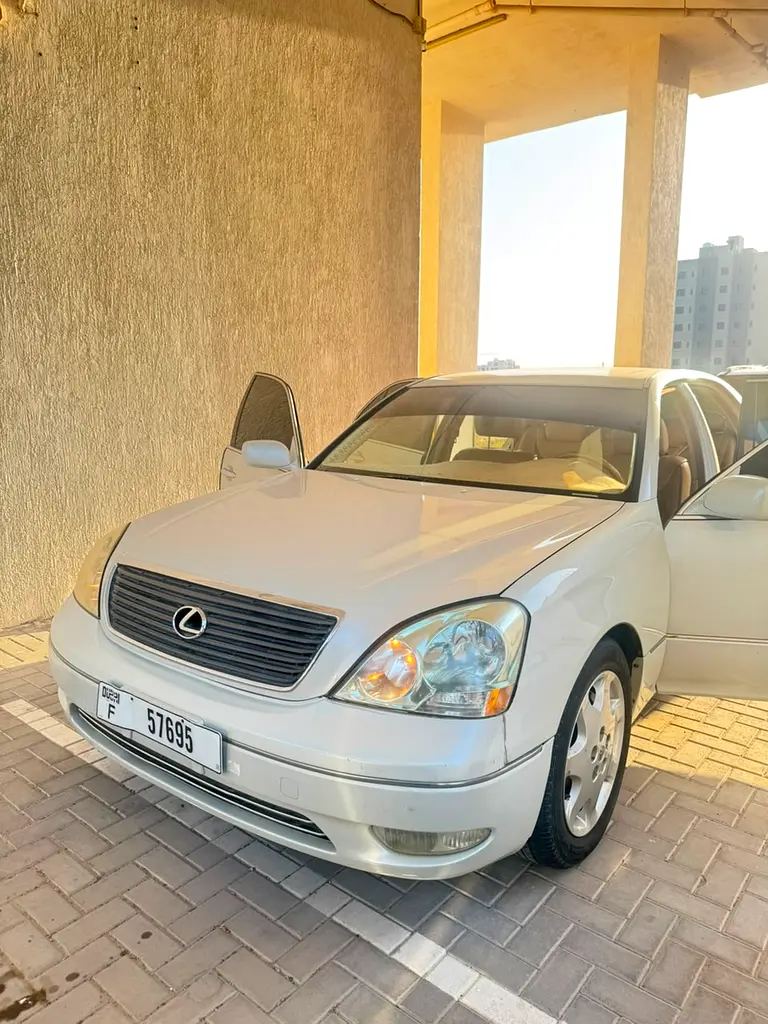 Lexus LS-Series 2001 — photo 1 of 5