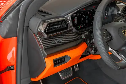 2025 Lamborghini URUS — миниатюра 17