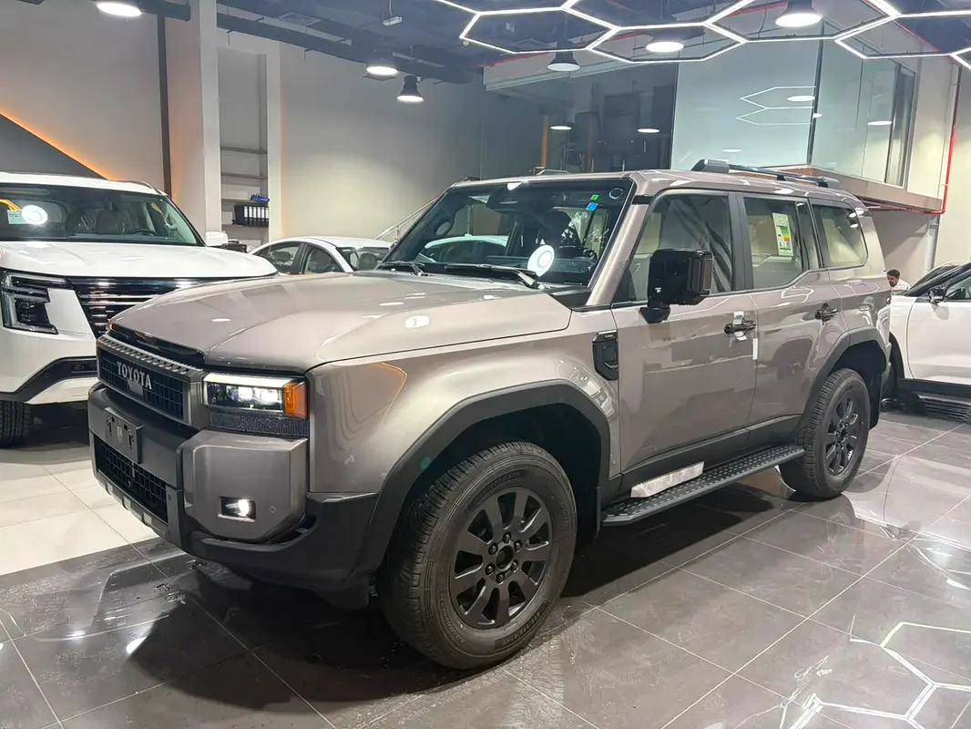 Toyota Prado 2026 — photo 1 of 20