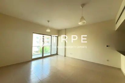 Vacant | Prime Location | Upgraded 1BHK