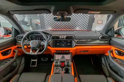 2025 Lamborghini URUS — миниатюра 9