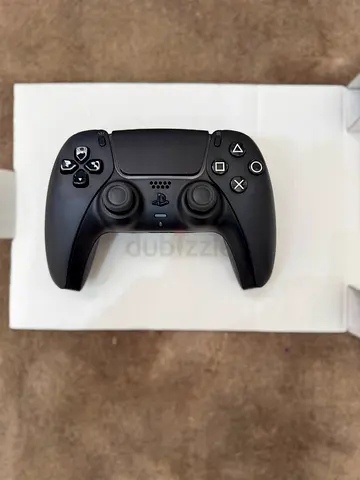 يد بلايستيشن 5 نظيفة وشغالة 100% 🎮
PS5 Controller – Clean and Working 100% 🎮