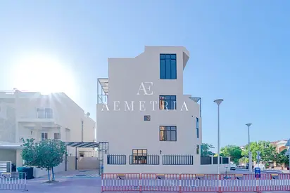 High End Finishing I Prime Location I Fully Furnished