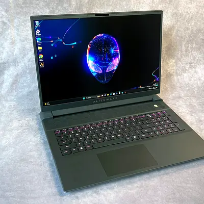 ALIENWARE M18 R2