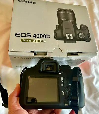 Canon EOS 4000D