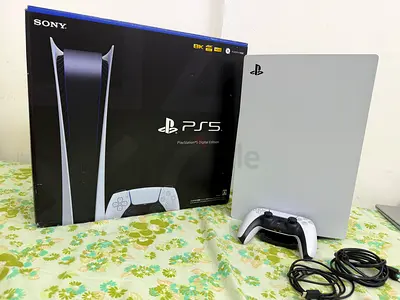 Sony PlayStation 5 Digital Edition with Controller and Box version 08.60  (Brand New Condition)