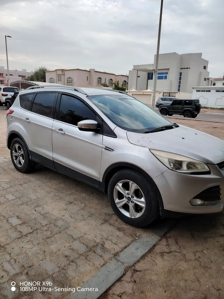 Ford Escape 2015 — photo 1 of 7