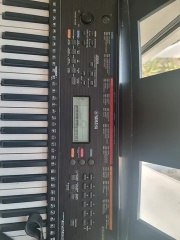 Yamaha Keyboard PSR E263
