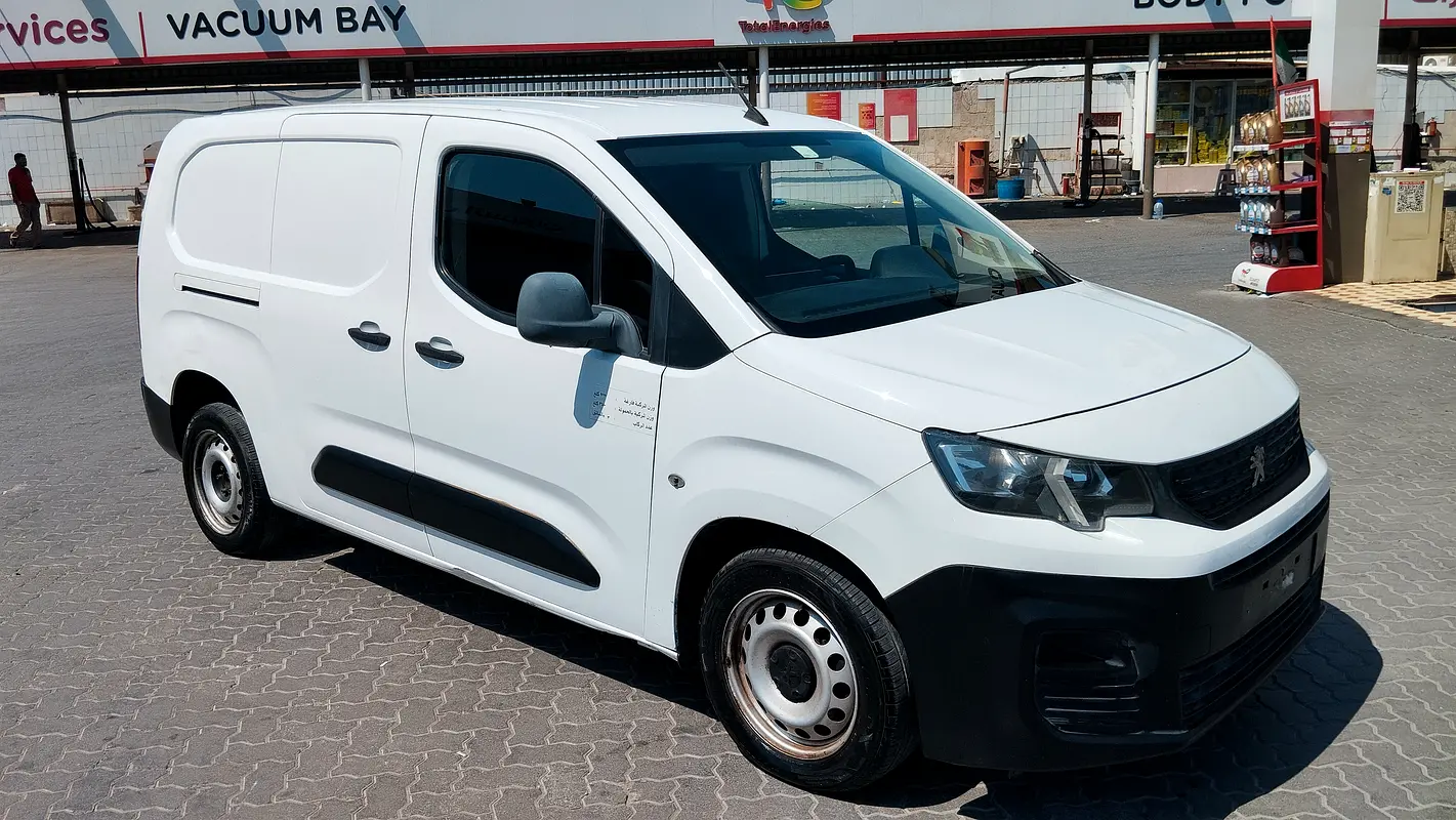 Peugeot Partner 2020 — photo 1 of 13