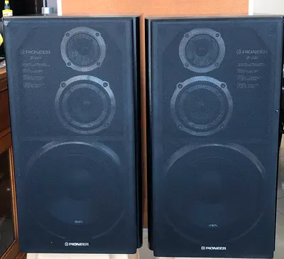 Pair of Pioneer S-601 Floorstanding Speakers - Good Condition