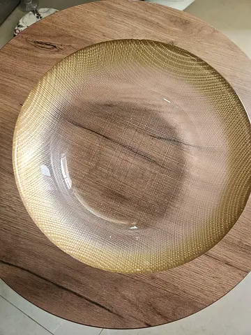 Beautiful decorative bowl with textured gold rim