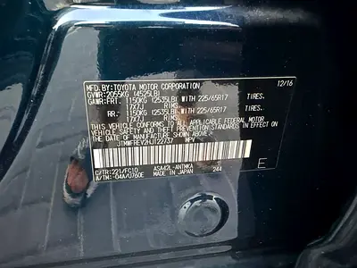 2017 Toyota RAV 4 — фото 16