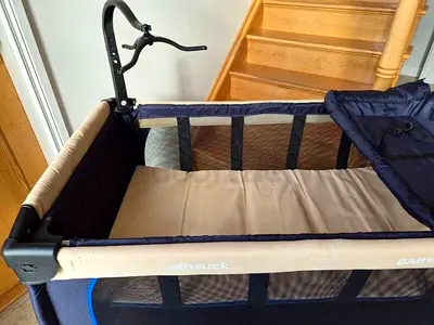 Hauck Baby Travel Cot / Playpen in very Good Condition