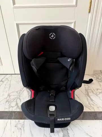 Maxi-Cosi Child Car Seat - 9 moths to 12 years old