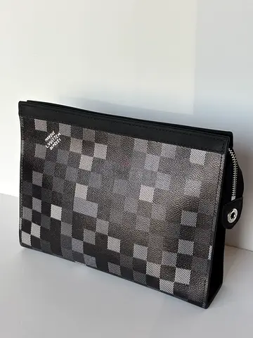 Louis Vuitton lv men pouch black