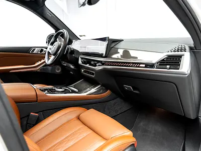 2024 BMW X7 thumbnail 14