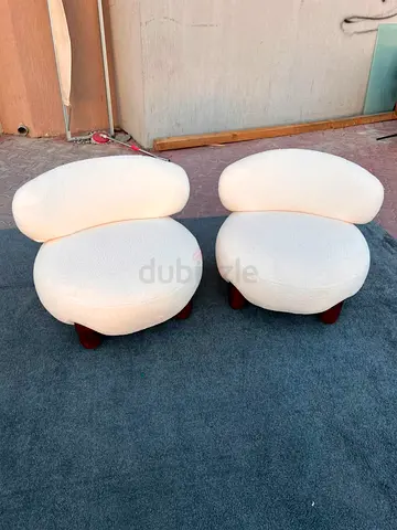 Selling Premium luxury toe chairs brand new