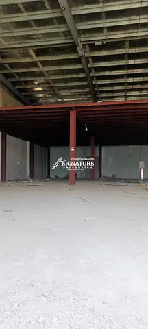 مستودع جديد أرضي 2800 متر مربع ميزان 1800 30 كيلو فولت أمبير كهرباء 3 مراحل للإيجار في المنطقة الصناعية 2 عجمان