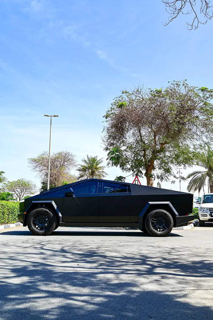 Tesla Cybertruck 2024 — photo 1 of 7