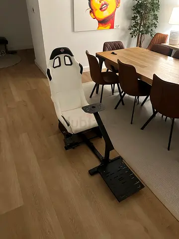 Sim racing cockpit