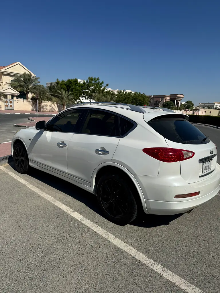 Infiniti EX35 2008 — photo 1 of 10