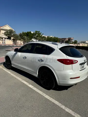 Infiniti EX35 Luxury V6, 3.5 CC,GCC Specs - NEW TYRES - CAR PLAY SCREEN - Well MAINTAINED