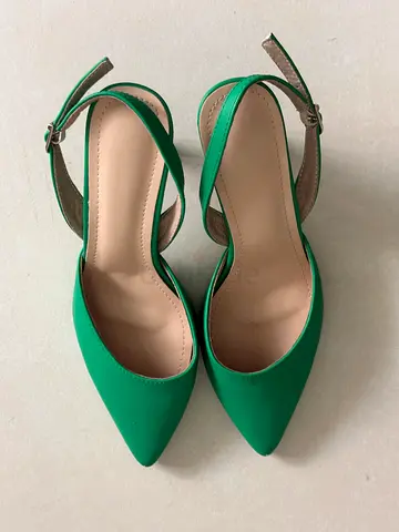 Green pointed toe slingback flats - size 37, gently used