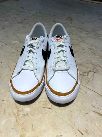Nike Court Legacy