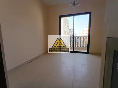 اسكن الفخامة والراحة شقة غرفة وصالة 2 حمام أول ساكن للإيجار السنوي في العالية