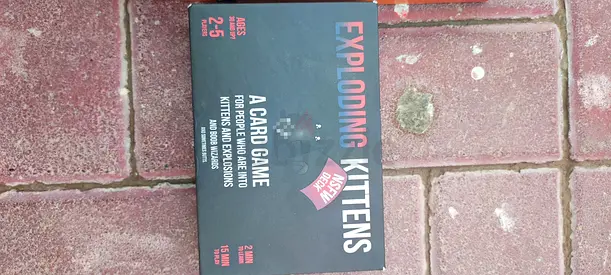 Exploding kittens card game