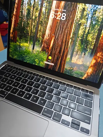 MacBook Air m1 16/512