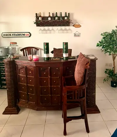 Solid Wooden Home Bar Counter with 4 Stools - Classic Carved Design