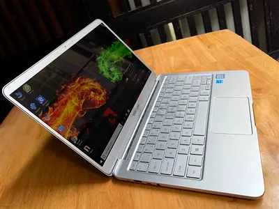SAMSUNG CORE i7-VPRO (SLIMMEST LAPTOP) SUPER FAST
